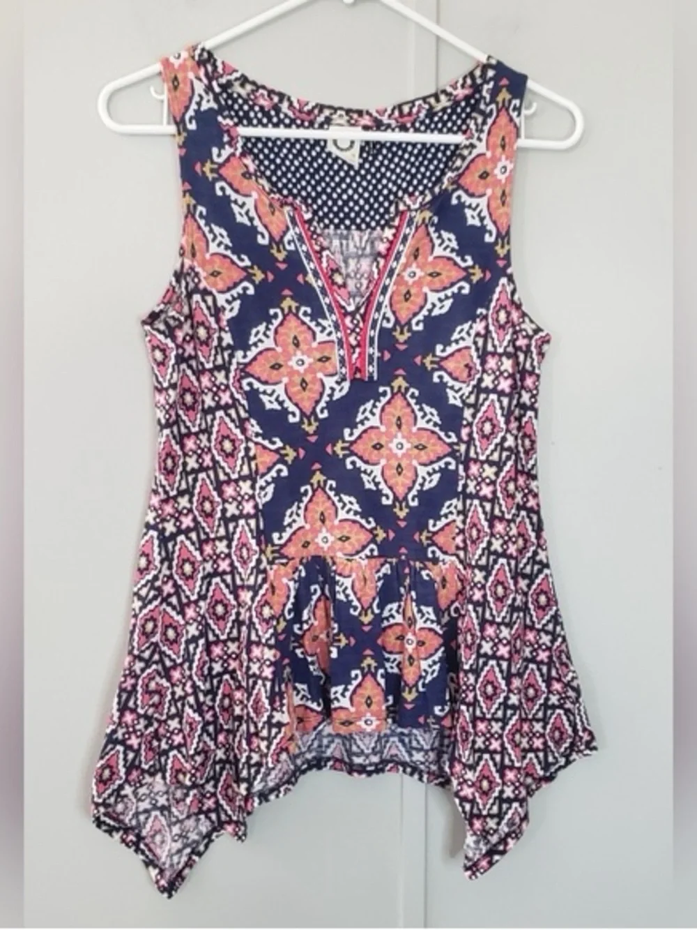 Anthropologie Akemi + Kin Asymmetrical Galapa Split Neck Tank  Size XL